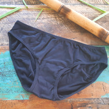 Charger l&#39;image dans la galerie, Shorty Femme
