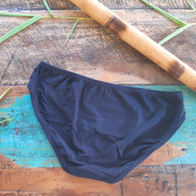 Charger l&#39;image dans la galerie, Shorty Femme
