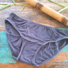 Charger l&#39;image dans la galerie, Shorty Femme
